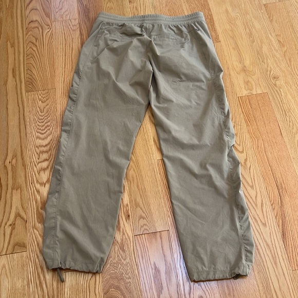 Kuhl ‘s women’s large jogger pants. - Picture 8 of 11